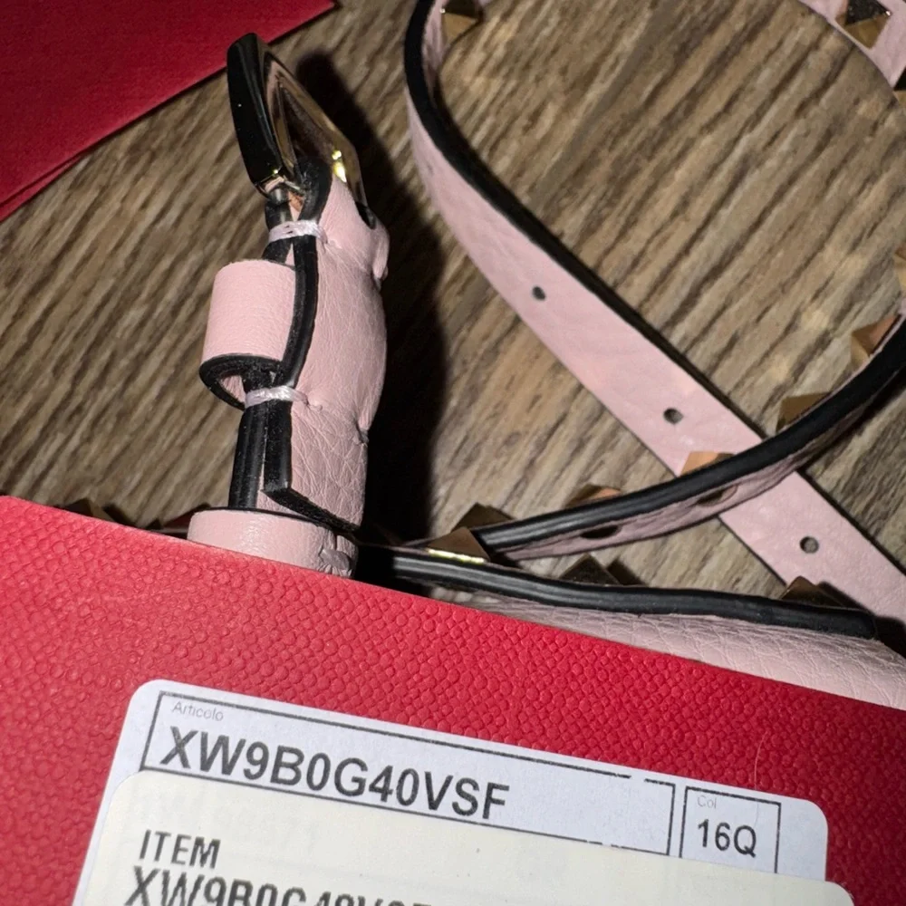 Authentic Valentino Rockstud clutch/crossbody bag. - Picture 14 of 16